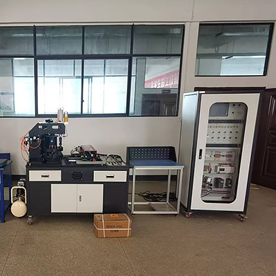 機電設備安裝與維修綜合實驗臺(圖1) 機電設備裝配與維修綜合實驗臺,發動機/變速器拆卸裝配實驗臺